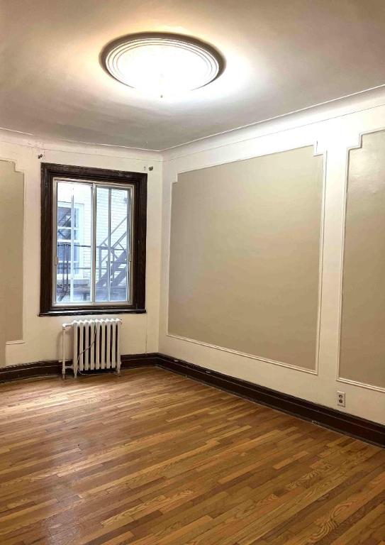 PRES DU METRO SNOWDON 2 CHAMBRES FERMEES- RENOVE | 3201063