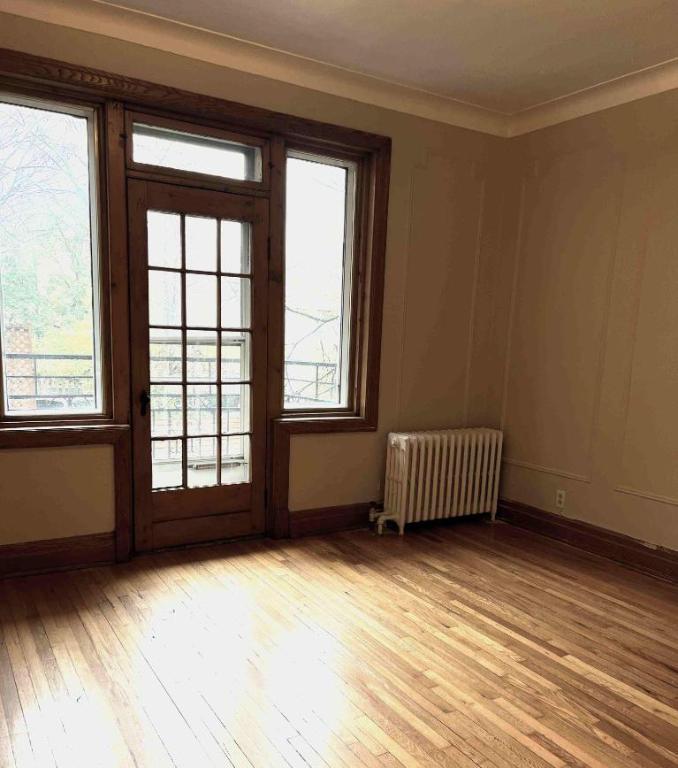 PRES DU METRO SNOWDON 2 CHAMBRES FERMEES- RENOVE | 3201063