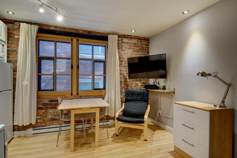 Loft entièrement meublé à louer Vieux-Québec juillet 2026 | 3206011