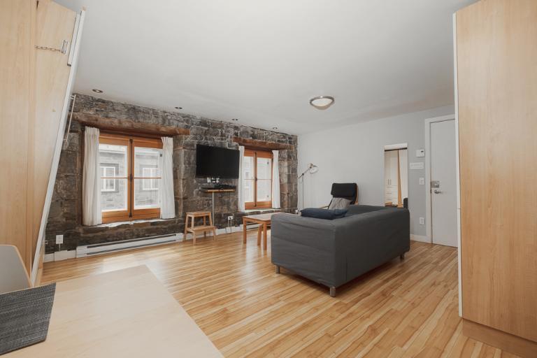 Loft entièrement meublé à louer Vieux-Québec juillet 2026 | 3205794