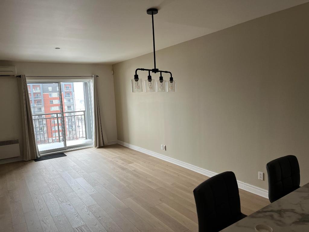 À louer (disponible immédiatement): Grand condo de 3 ½ semi-meublé à Laval | 3201540