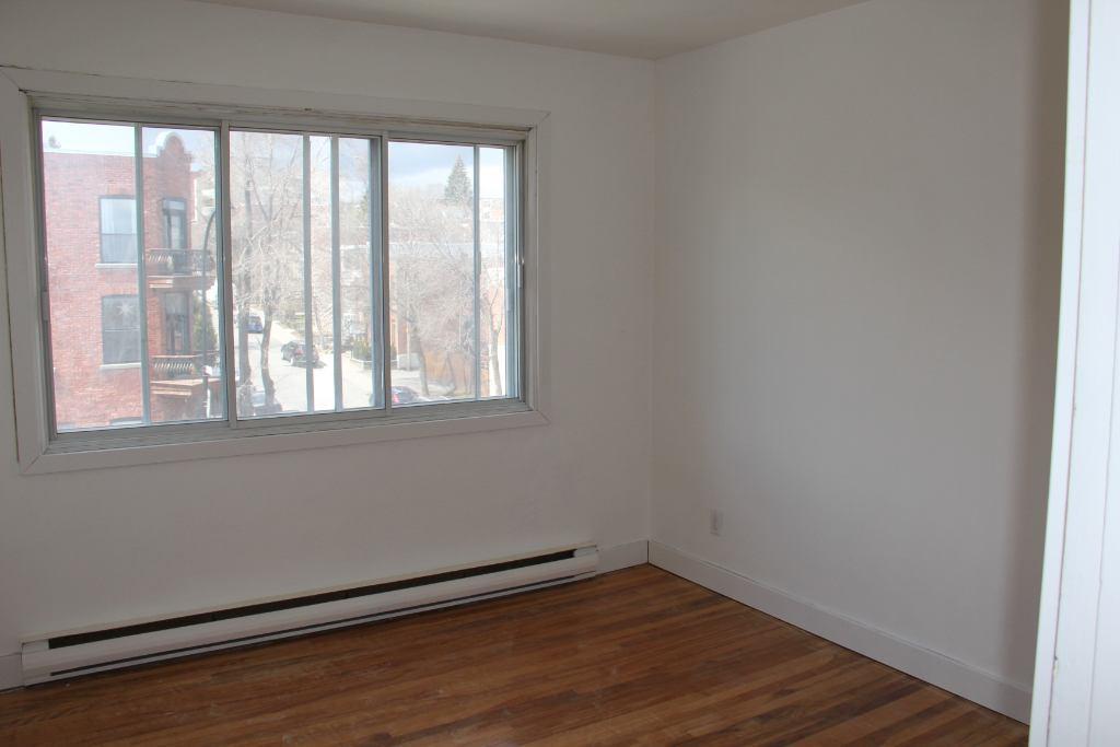 4 ½ à louer – Sainte-Marie (Centre-Sud) – Lumineux, 2 balcons | 3201548