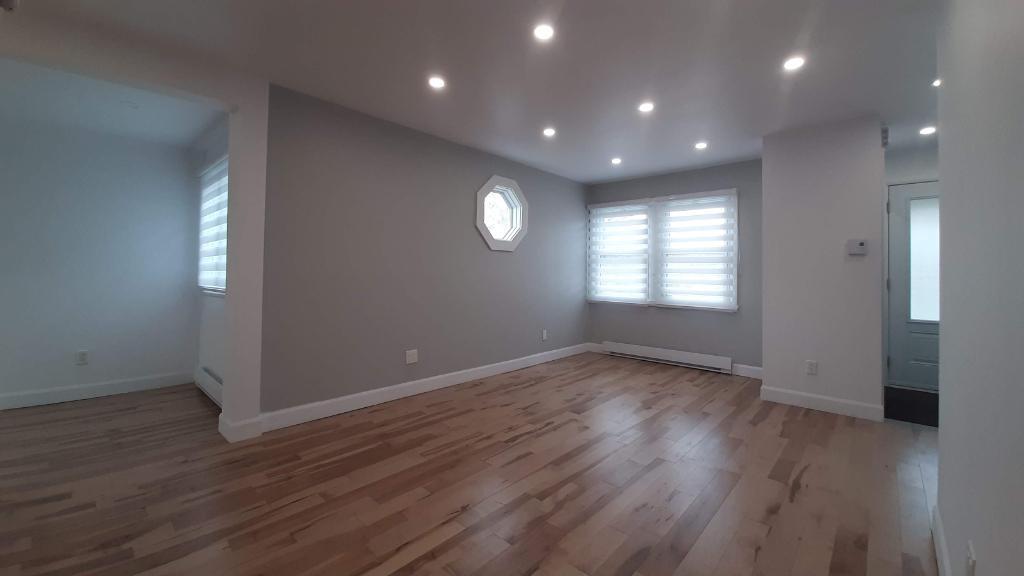 Maison détachée à louer, 4 ch, 2 SDB, stationnement arrière, air climatisé, terrasse arrière, 2 min du métro Monk (ligne verte) | 3201862