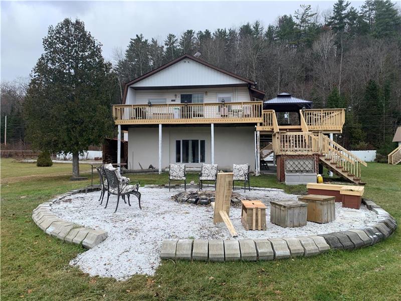 Cottage Évasion Panoramique,sleeps 14,Spa,Pool table,water front,outaouais gracefield | 3201867