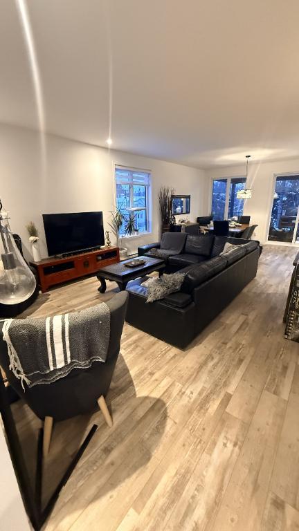 Maison 4cc Sherbrooke secteur université terrain privé balcon couvert! | 3201968