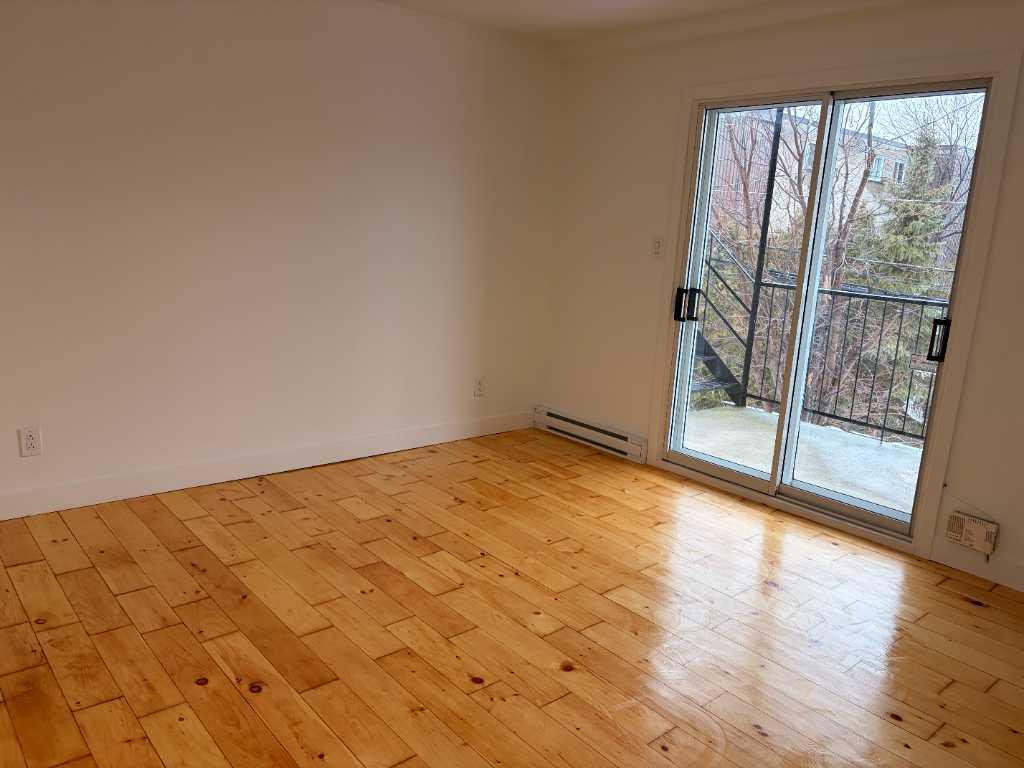 À VOIR 3 1/2 rénové appartement près métro Concorde | 3202054