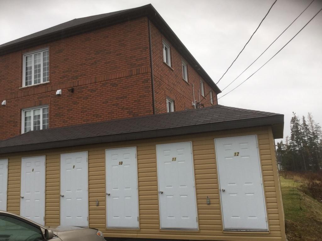 Beau logement 4 1/2 | 3202068