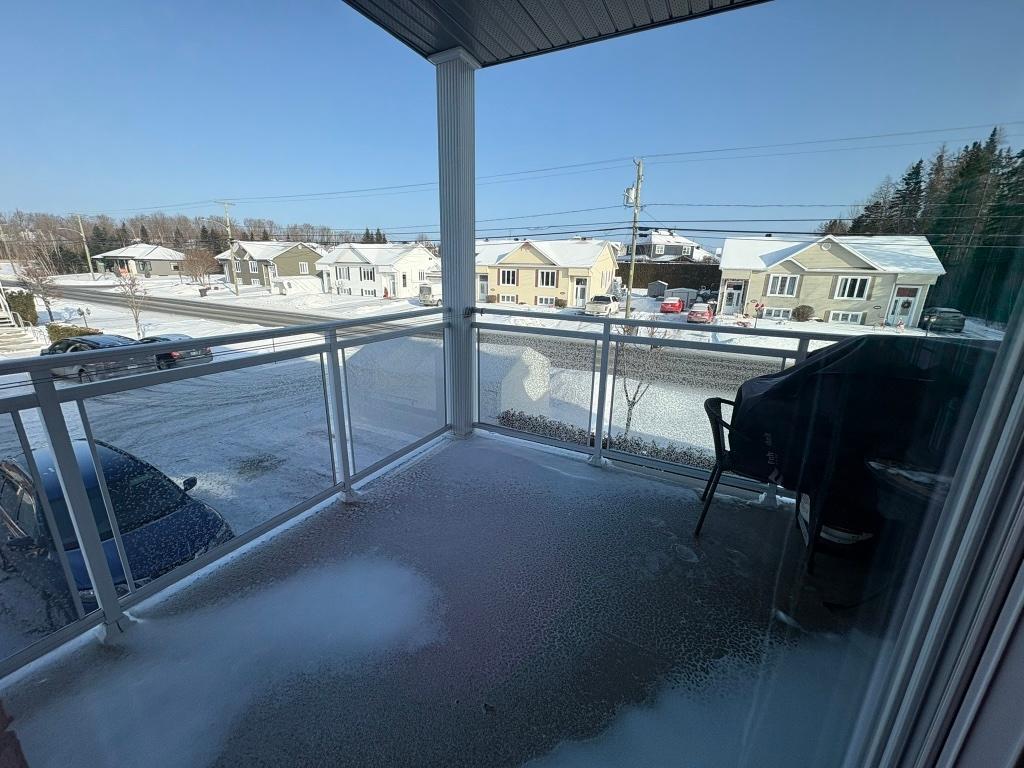 Beau logement 4 1/2 | 3202068