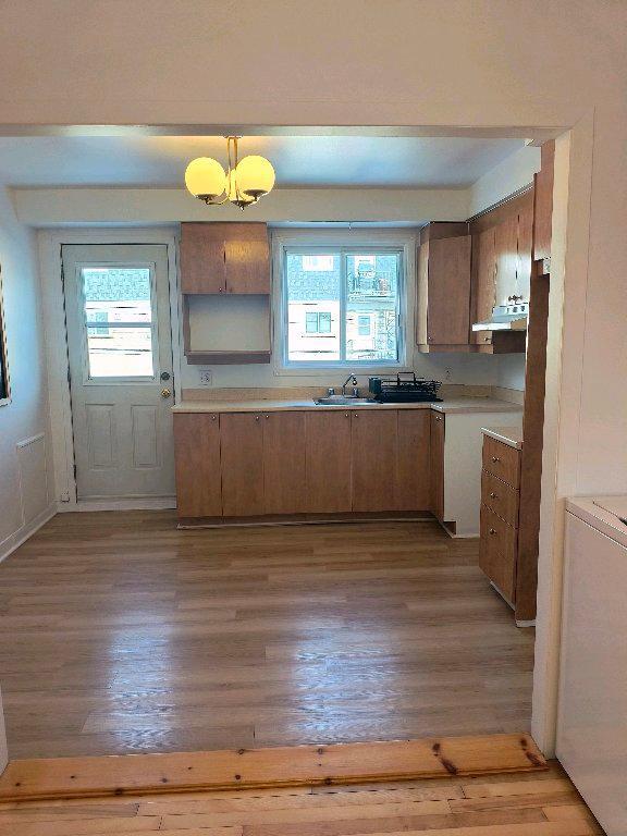 Grand 3-1/2 ( ancien 4-1/2) lumineux, disponible immédiatement | 3202070