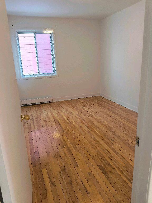 Grand 3-1/2 ( ancien 4-1/2) lumineux, disponible immédiatement | 3202070