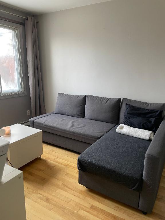 Appartement 3 et demi spatieux/proximité station de métro | 3202166