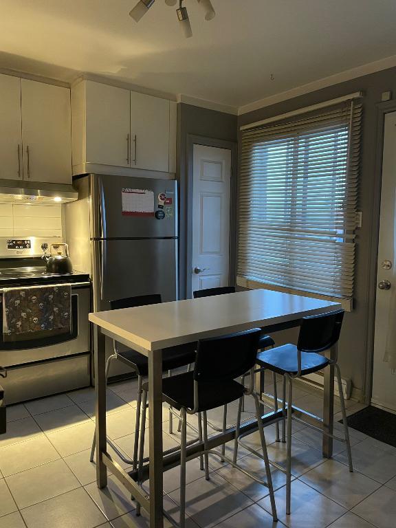 Appartement 3 et demi spatieux/proximité station de métro | 3202166