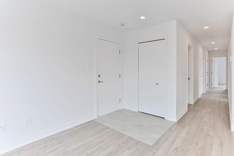 3 CH - 1 SDB - Montréal-Est - $1,735 /mo | 3202187