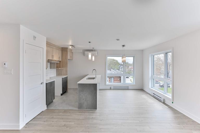 3 CH - 1 SDB - Montréal-Est - $1,735 /mo | 3202187