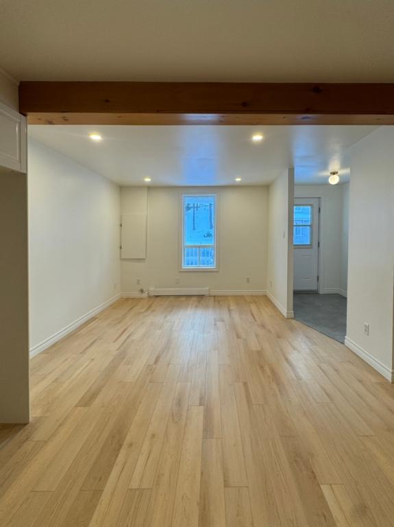 Très grand 5 1/2 sur trois étages, entièrement rénové | 3202188