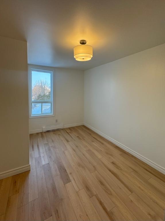 Très grand 5 1/2 sur trois étages, entièrement rénové | 3202188