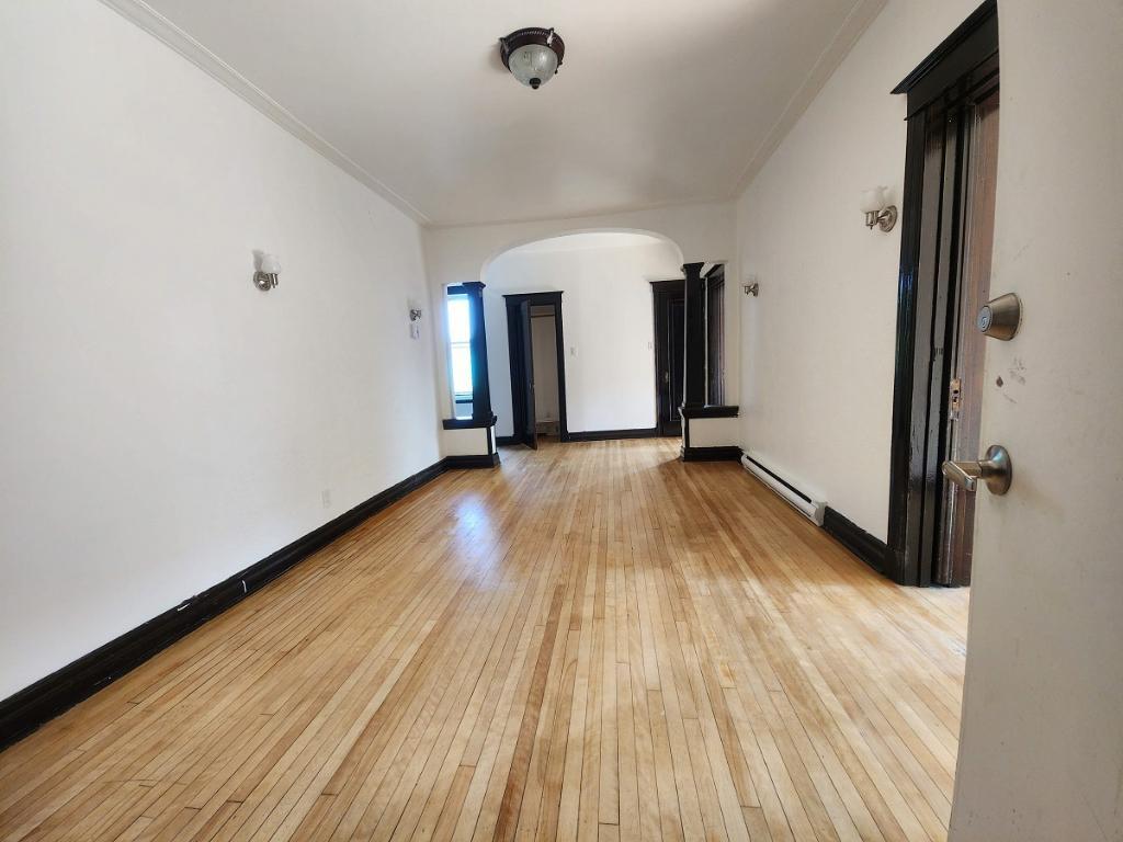 *Because You Deserve a Loft in the Heart of St-Henri, Atwater Market* | 3202403