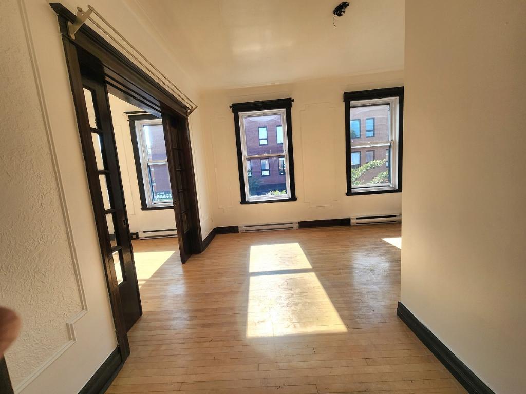 *Because You Deserve a Loft in the Heart of St-Henri, Atwater Market* | 3202403