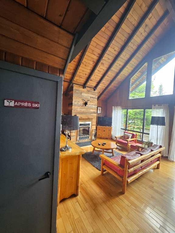 Chalet bord de lac Raymond Val-morin a louer | 3202420