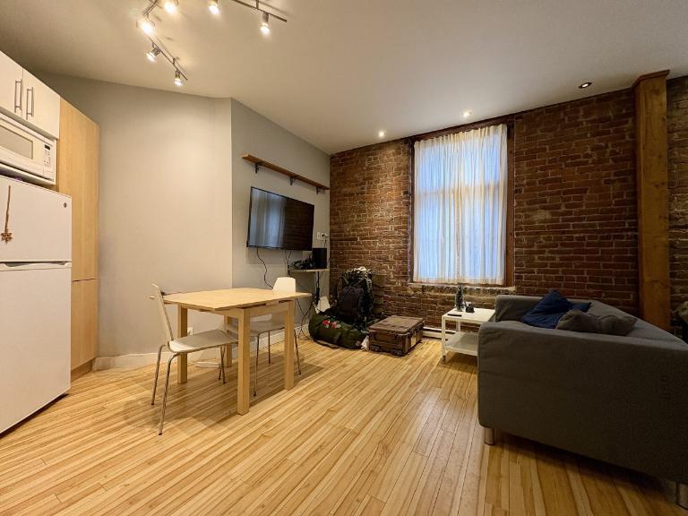 Loft entièrement meublé à louer Vieux-Québec juillet 2026 | 3235672