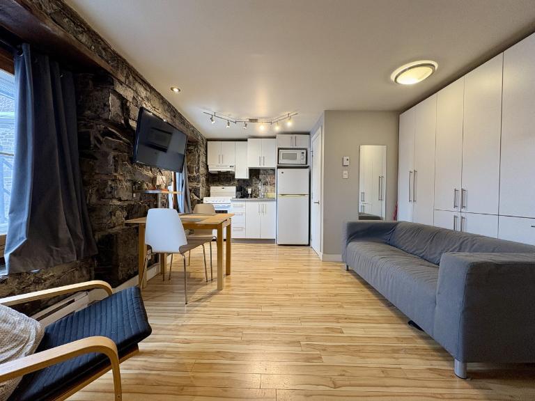 Loft entièrement meublé à louer Vieux-Québec janvier 2026 | 3207238