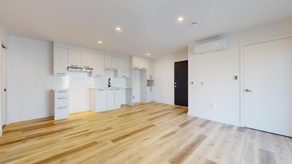 APPARTEMENT À LOUER À LAVAL | 3½ | GARAGE | ASCENSEUR | INTERNET | RANGEMENT | 1er FÉVRIER 2026 | 3203445