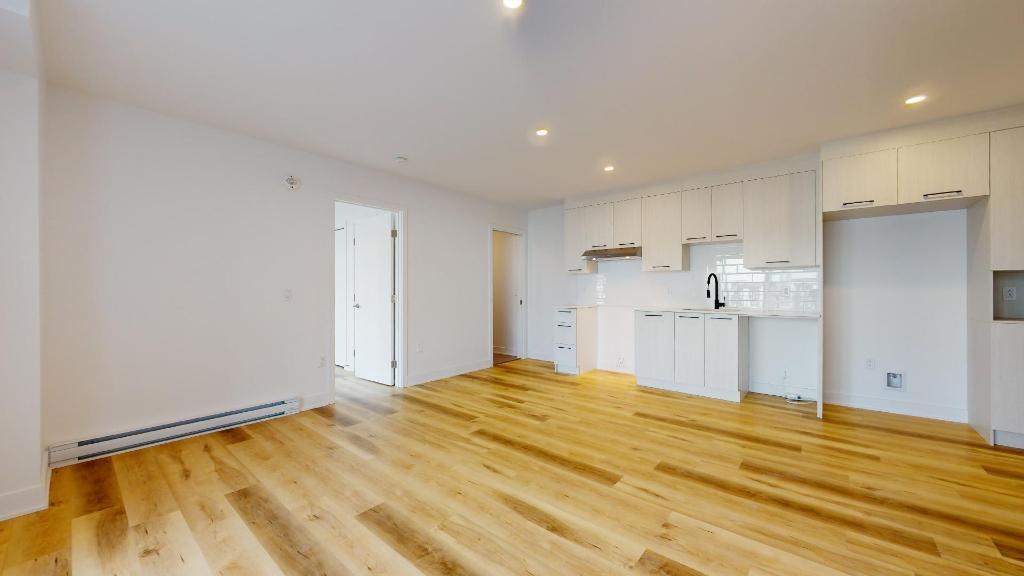 APPARTEMENT À LOUER À LAVAL | 3½ | GARAGE | ASCENSEUR | INTERNET | RANGEMENT | 1er FÉVRIER 2026 | 3203445