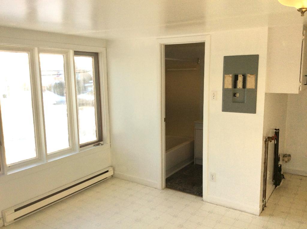 1 1/2 L’Islet-sur-mer libre le 1er juillet 2026. | 3203801