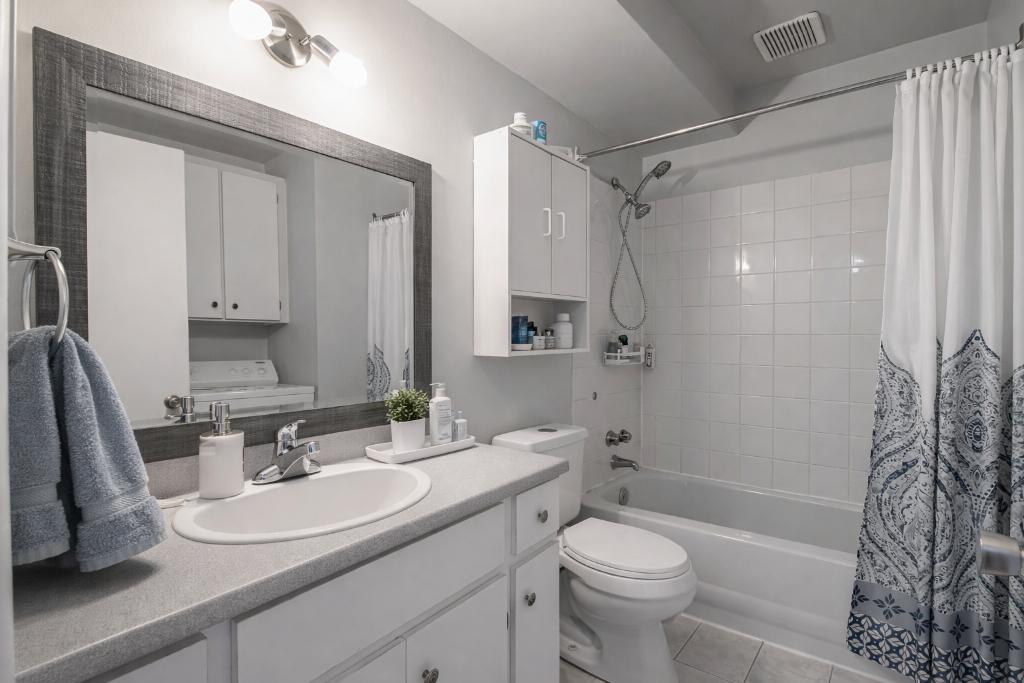 4 ½ LIBRE LE 1ER JUILLET | 3203816