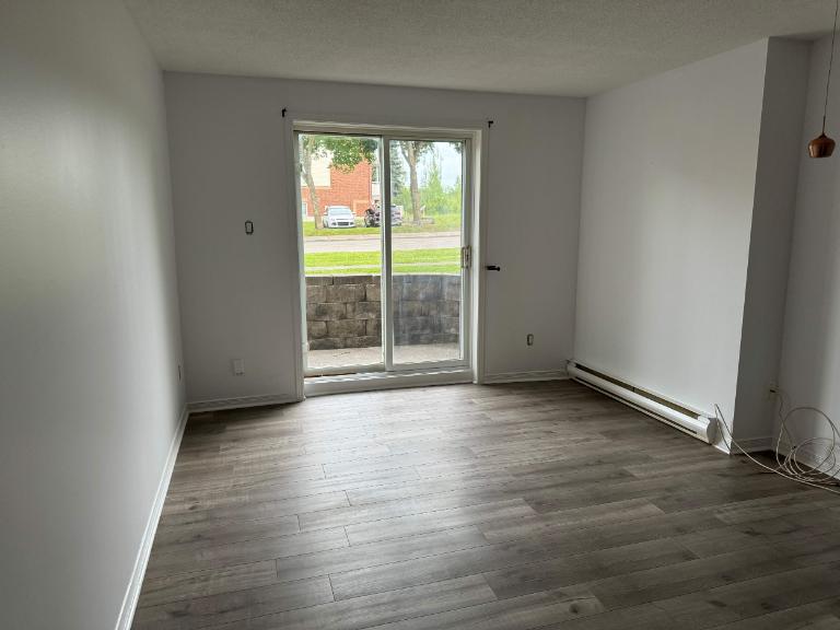 1 CH - 1 SDB - Gatineau - $1,250 /mo | 3203845