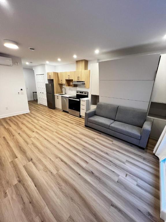 Studio neuf à louer – semi-meublé & internet inclus ! | 3203863