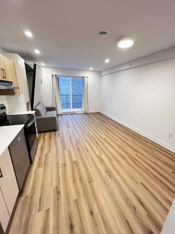 Studio neuf à louer – semi-meublé & internet inclus ! | 3203863