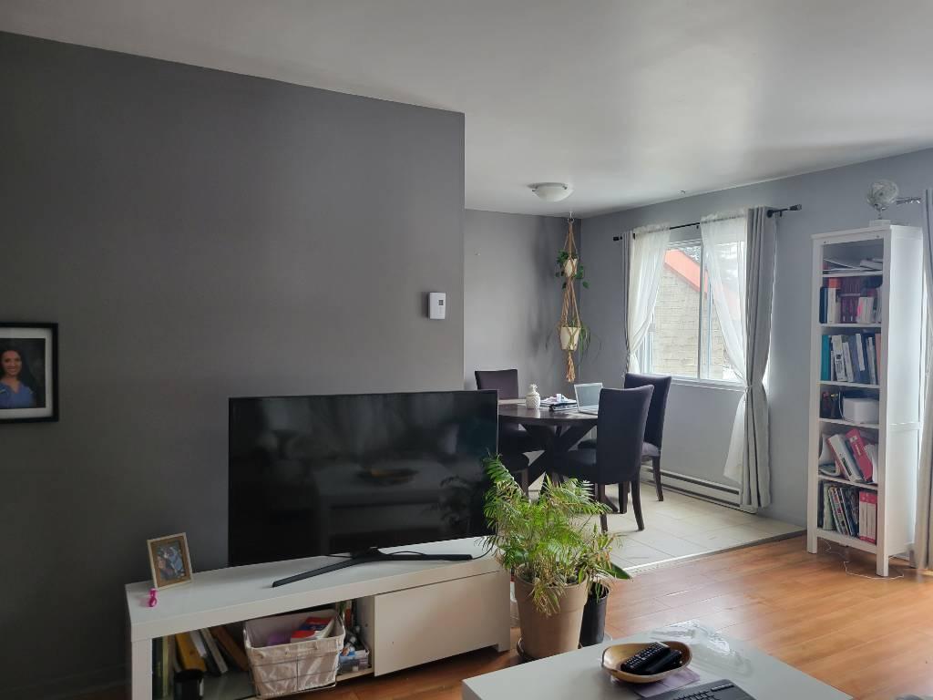 GRAND 4 1/2 - MODERNE - ENDROIT CALME - BEAU SECTEUR - A PIED STATION MÉTRO MONTMORENCY **À VOIR ** 450-664-7578 | 3203870