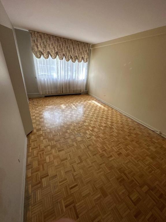 2 CH - 1 SDB - St-Laurent - $1,595 /mo | 3203902