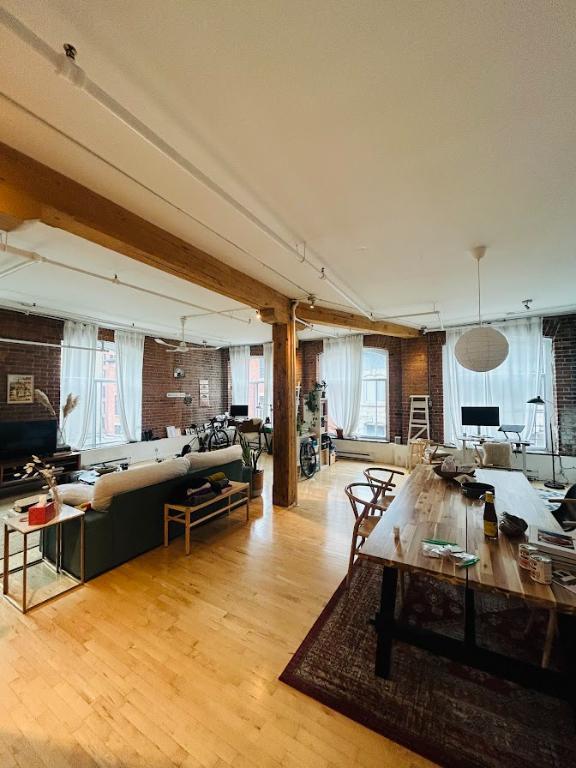 Loft Vieux-Montreal 1,200 p.c. / Loft Old-Montreal 1,200 sq.ft. | 3203948