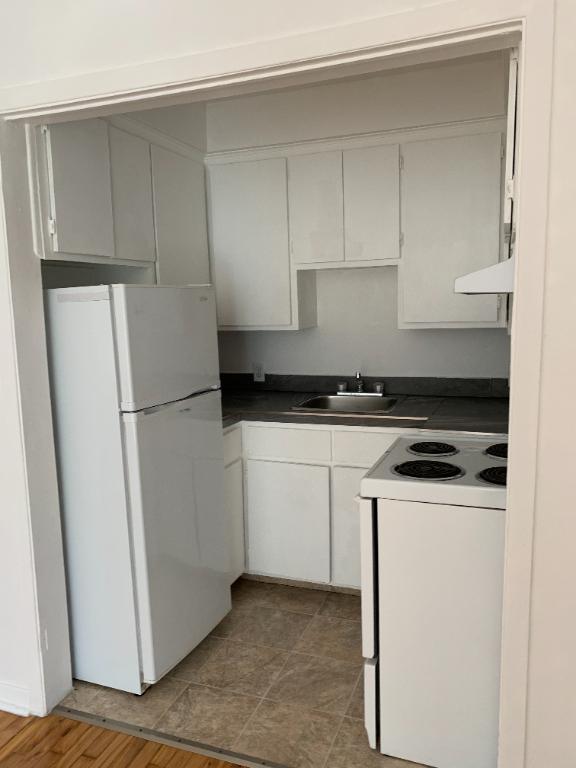 3 1/2 CHAUFFE EAU CHAUDE PRES DU METRO A AHUNTSIC | 3204318