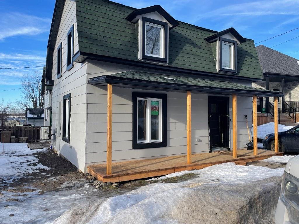 4 1/2 à louer sur deux étages | 3204383