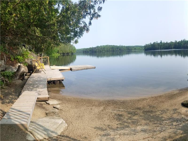 A Pet Friendly Waterfront Cottage with Sandy Beach for rent | 3204677