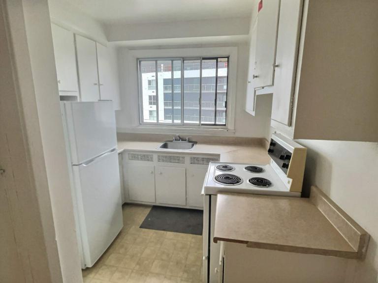 1 CH - 1 SDB - Dorval - $1,275 /mo | 3204713