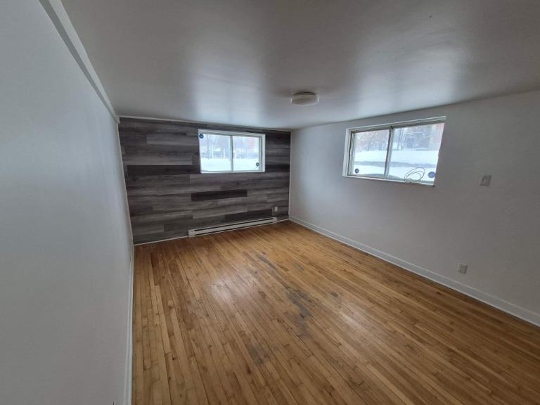 3 CH - 1 SDB - Longueuil - $1,500 /mo | 3204737