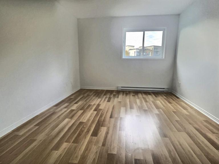 2 CH - 1 SDB - Charlemagne - $1,495 /mo | 3204744