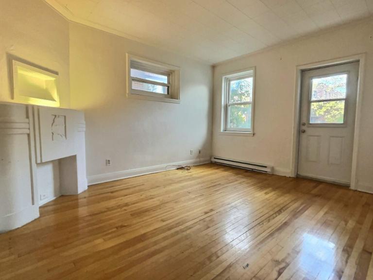 3 CH - 1 SDB - Montréal - $1,695 /mo | 3204752