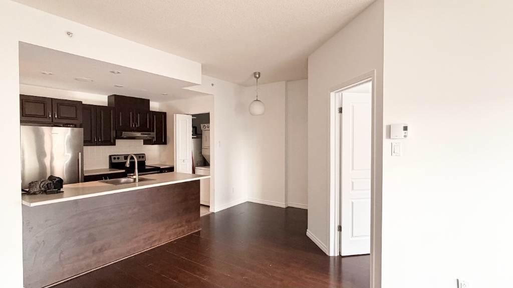 4 1/2 avec garage à Saint-Laurent (côté métro Du College) | 3204897