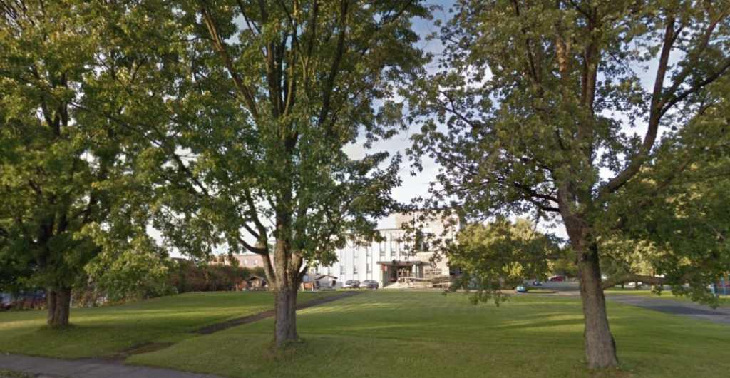 Logement 2 ½ tout inclus à louer – Black Lake (Thetford Mines) | 3205138