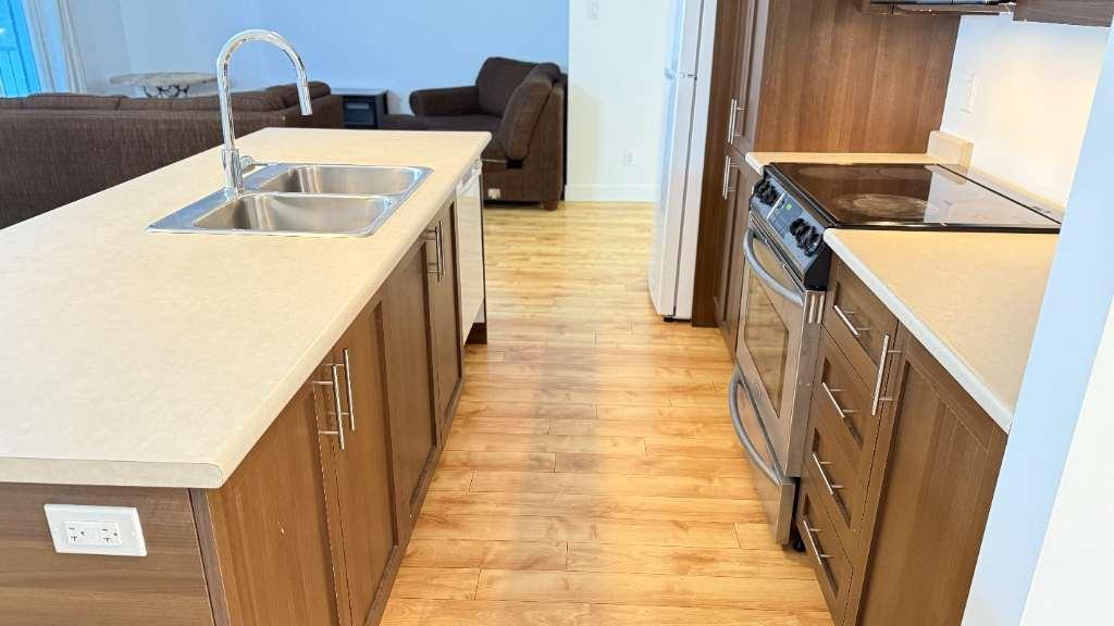 5 1/2 MEUBLÉ Air climatisé, Lave-vaisselle, micro-onde, aspirateur, stationnements déneigés NON-FUMEUR | 3205156