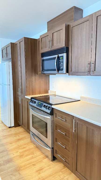 5 1/2 MEUBLÉ Air climatisé, Lave-vaisselle, micro-onde, aspirateur, stationnements déneigés NON-FUMEUR | 3205156