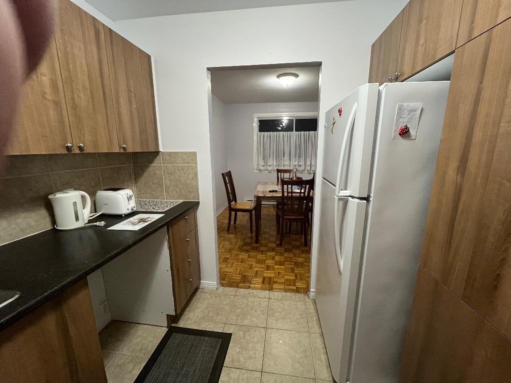 4 1/2 Grand et beaucoup de luminosité naturelle à St-Hubert | 3205550