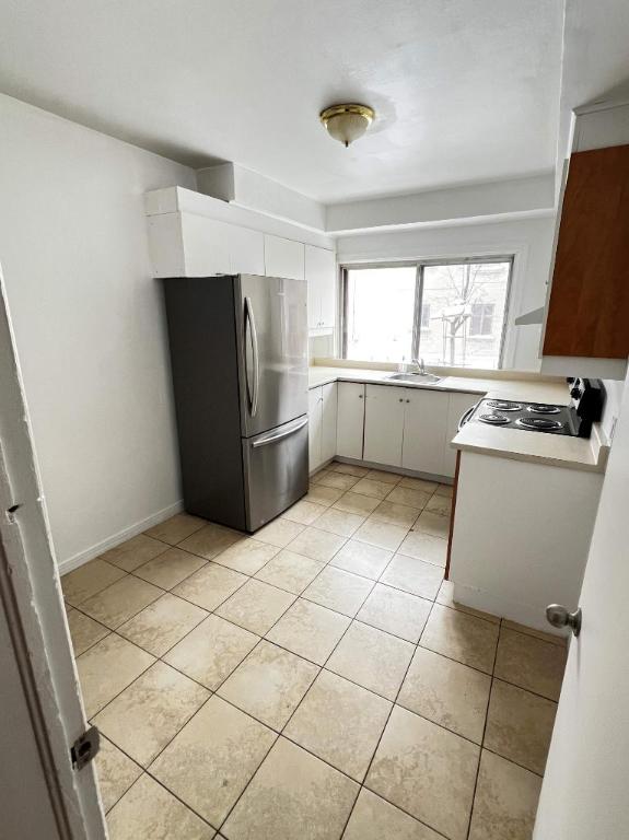 Superbe 4 ½ rénové, situé dans un immeuble tranquille à NDG | 3205652