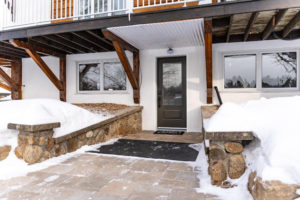 Condo – Rez-de-jardin – Le Ginkgo doré - appartement meublé et équipé | 3205719