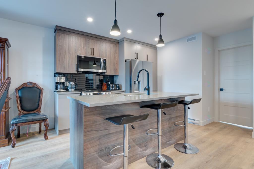 Très Grand 7.5 avec GARAGE PRIVÉ sur 2 étages | 3205720